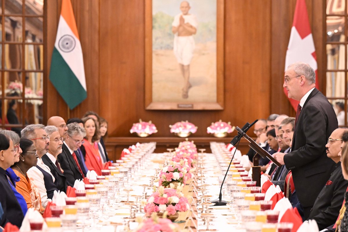 rashtrapatibhvn tweet picture