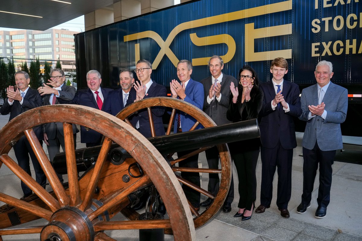 TXStockExchange's tweet photo. Today, Energy Transfer (TXSE: ET), Sunoco (TXSE: SUN), SunocoCorp (TXSE: SUNC) and USA Compression (TXSE: USAC) are the first primary corporate listings on the Texas Stock Exchange.

TXSE and @EnergyTransfer celebrated this historic moment with leaders, employees, and other guests at this morning's market open bell ringing ceremony in Dallas.