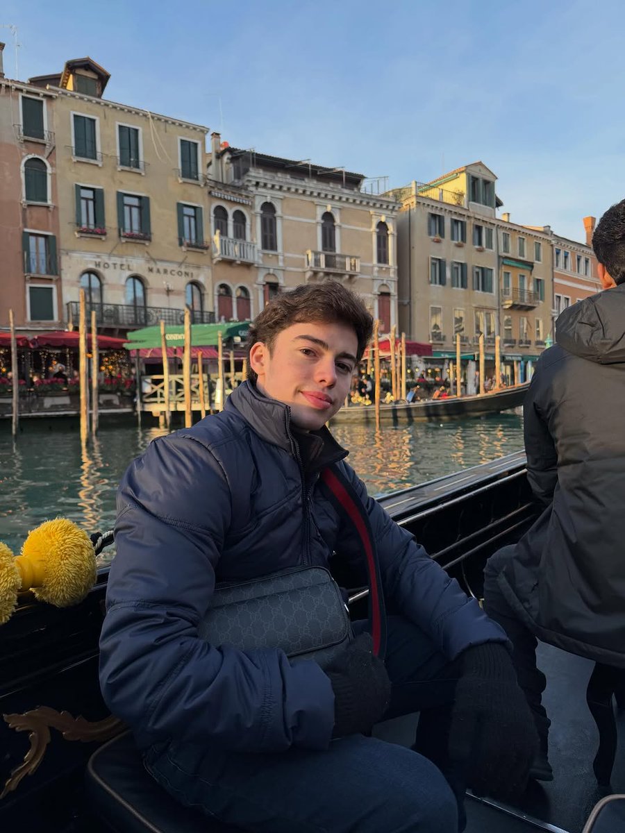 EmmaDavis2763's tweet photo. 🇮🇹🍓 https://t.co/qmkpQRIecL
