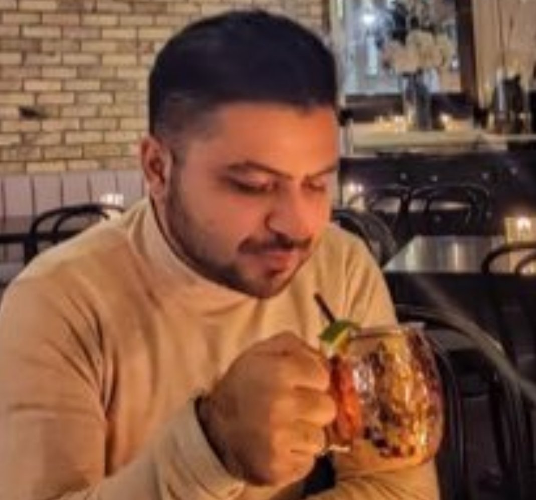 JagratNepal's tweet photo. This pumpkin-faced, attenton whore, who can be knock-outed by a mal-nutritioned street kid on dendrite, talking abt protein is the most hilarious stuff I have seen in my life.

I swear.

I'm still giving this poor chap a attention he was begging for. Because empathy is a virtue. https://t.co/0S3VT0PAid