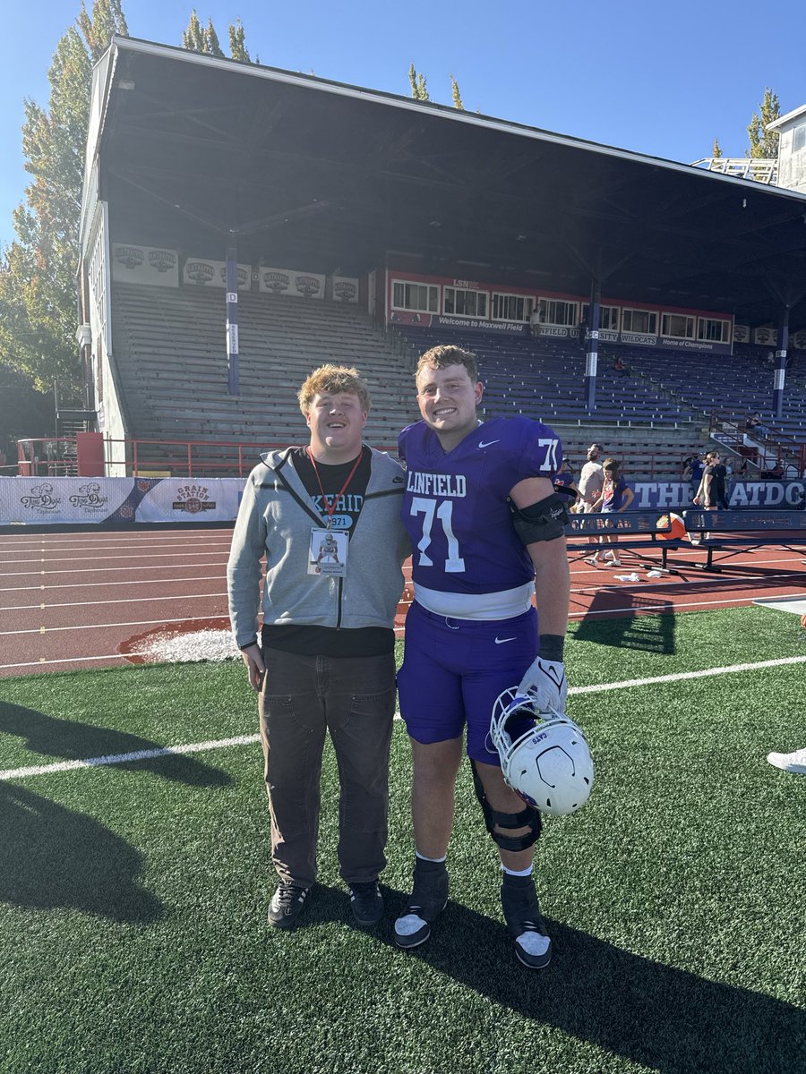 Parker_hanson27's tweet photo. Thank you @CoachSmithCats and @LinfieldFB for having me out to experience a game day visit!

@GoPacerFootball @CoachSpencerP @OAPLC @marquis_rod49 @JordanJ_ @AndrewNemec https://t.co/RRhnUj5Zm4