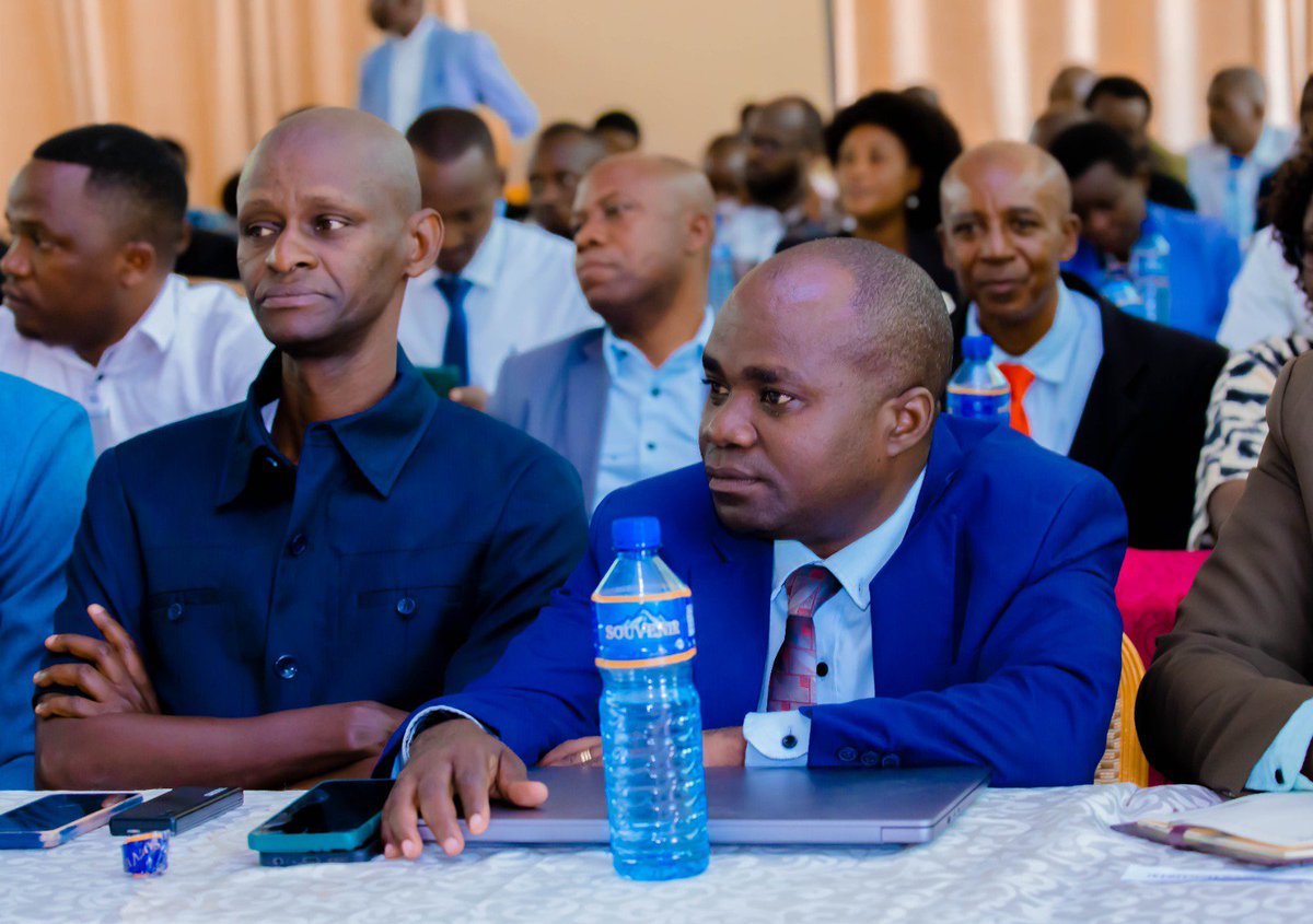 LeRenouveauBdi's tweet photo. Lancée à @Gitega, cette formation concerne dans un premier temps les journalistes des provinces de #Gitega et @BuhumuzaProvinc, avant de s’étendre à l’ensemble du pays. Au total, 300 professionnels des médias seront formés.

 #Burundi #Vision2040 #Vision2060. https://t.co/5hXawCqsbg