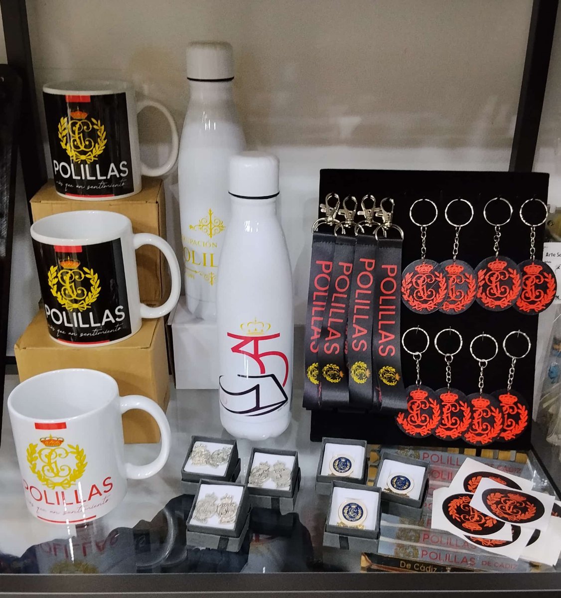 PolillasCadiz's tweet photo. 🛍️ | 𝐌𝐄𝐑𝐂𝐇𝐀𝐍𝐃𝐈𝐒𝐈𝐍𝐆 𝐎𝐅𝐈𝐂𝐈𝐀𝐋

El merchandising oficial de Polillas ya está disponible en Arte Sacro El Relicario.

Una selección de artículos que nos permite llevar nuestra identidad más allá de la música:

C/ Rosario, nº 12 · Cádiz

35 años sonando a Cádiz. https://t.co/AEHKffUrdk
