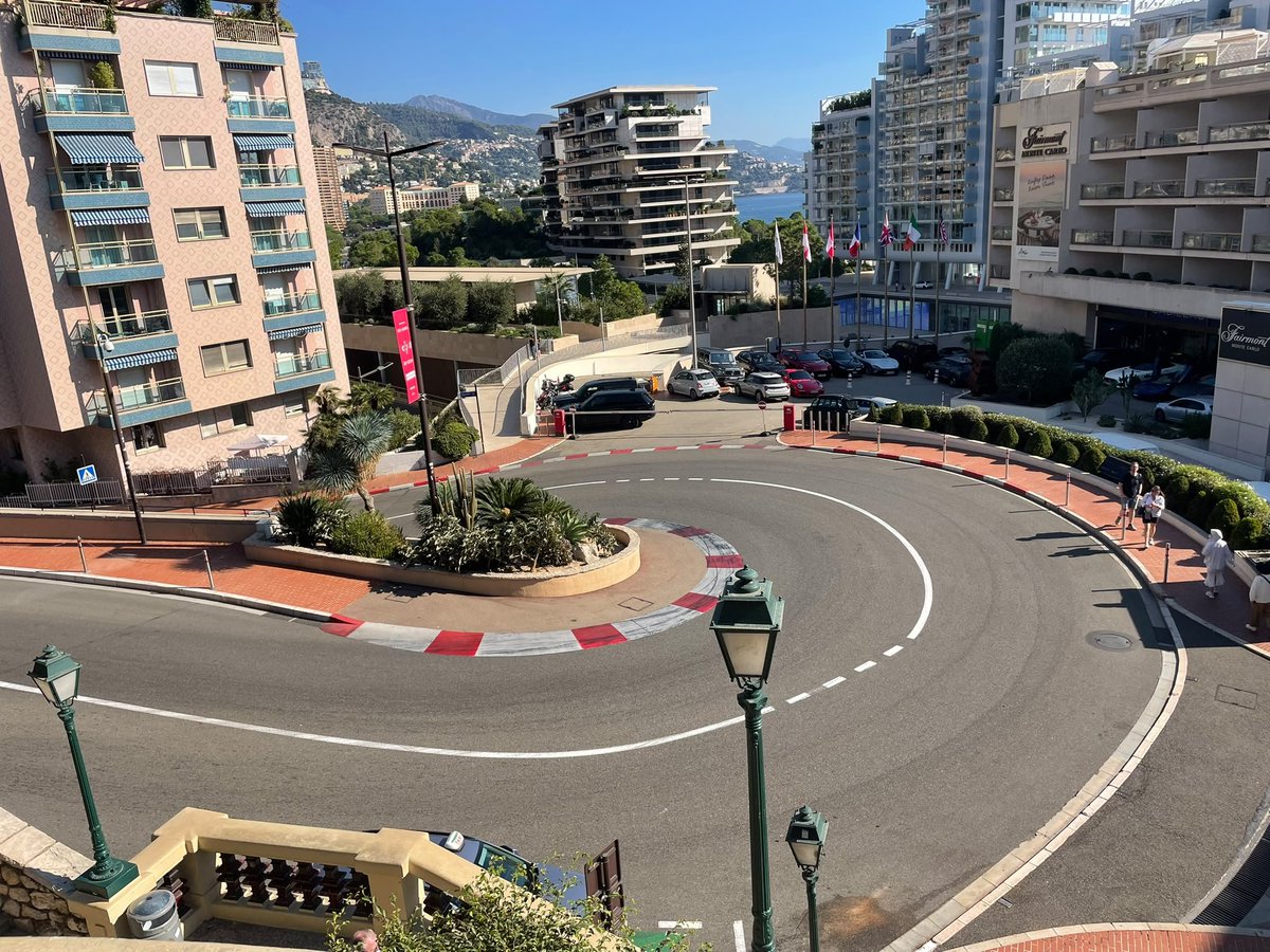 celil_Mir_kara's tweet photo. Formula 1in en ünlü noktalarındanmış https://t.co/ulGxyUDFu6