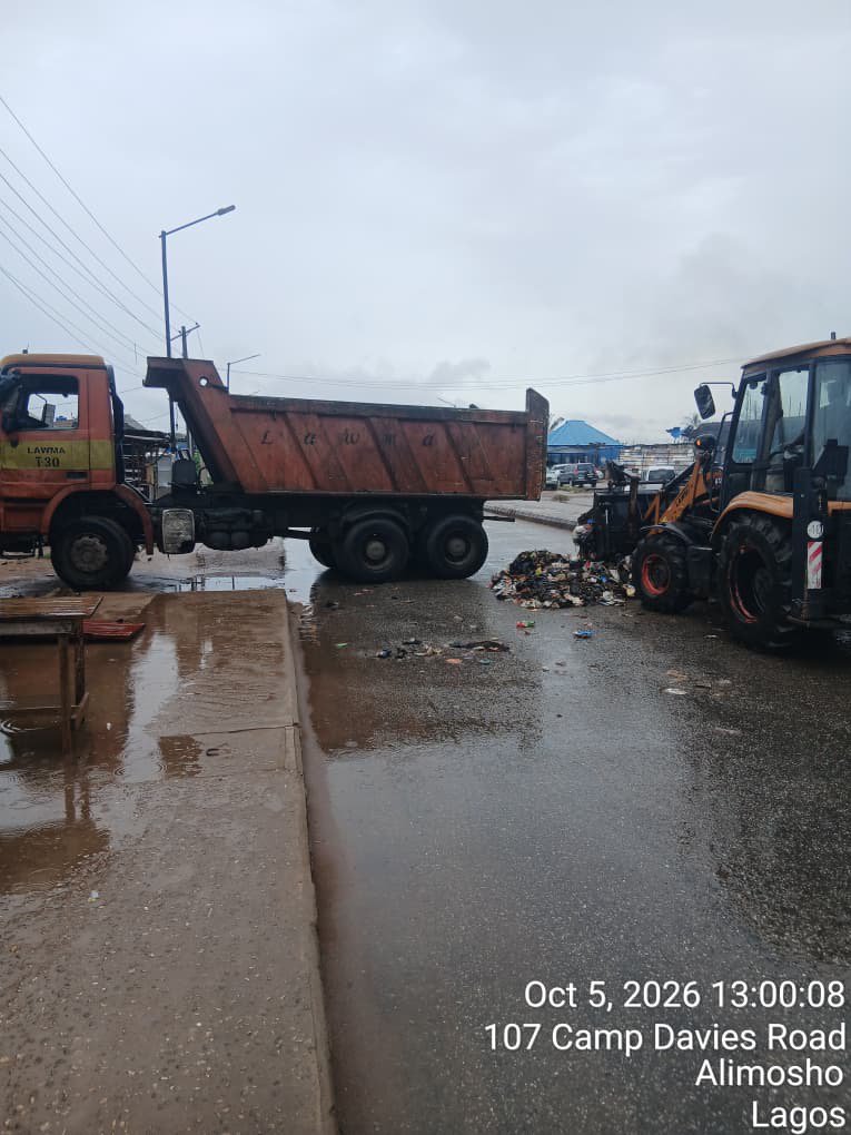 IamAhmadShooto's tweet photo. LAWMA @Lawma_gov Clears Median at Adeleke Sanni Junction, Sustains Evacuation Along Isefum Ayobo Road

… Loading operation still in progress as cleanup of median blackspots continues along the corridor

@muyiwag
#CleanerLagos #LAWMA 

https://t.co/52PRhpZRvB https://t.co/jhnUugeO4z