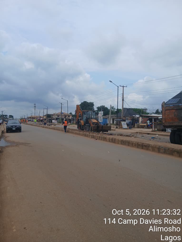 IamAhmadShooto's tweet photo. LAWMA @Lawma_gov Clears Median at Adeleke Sanni Junction, Sustains Evacuation Along Isefum Ayobo Road

… Loading operation still in progress as cleanup of median blackspots continues along the corridor

@muyiwag
#CleanerLagos #LAWMA 

https://t.co/52PRhpZRvB https://t.co/jhnUugeO4z