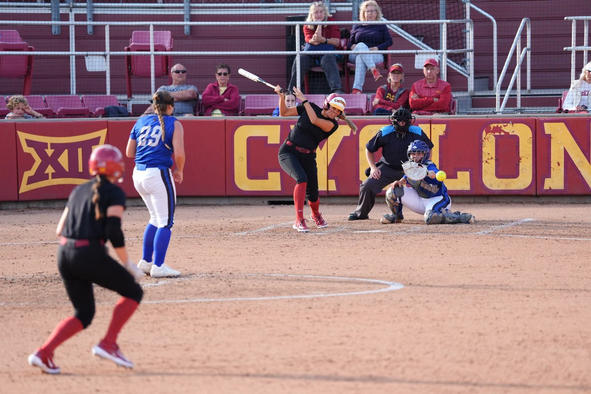 CycloneSB's tweet photo. Happy Birthday, Bri! 🥳🎉

🌪️🥎🌪️ https://t.co/wGlDE8mF8c