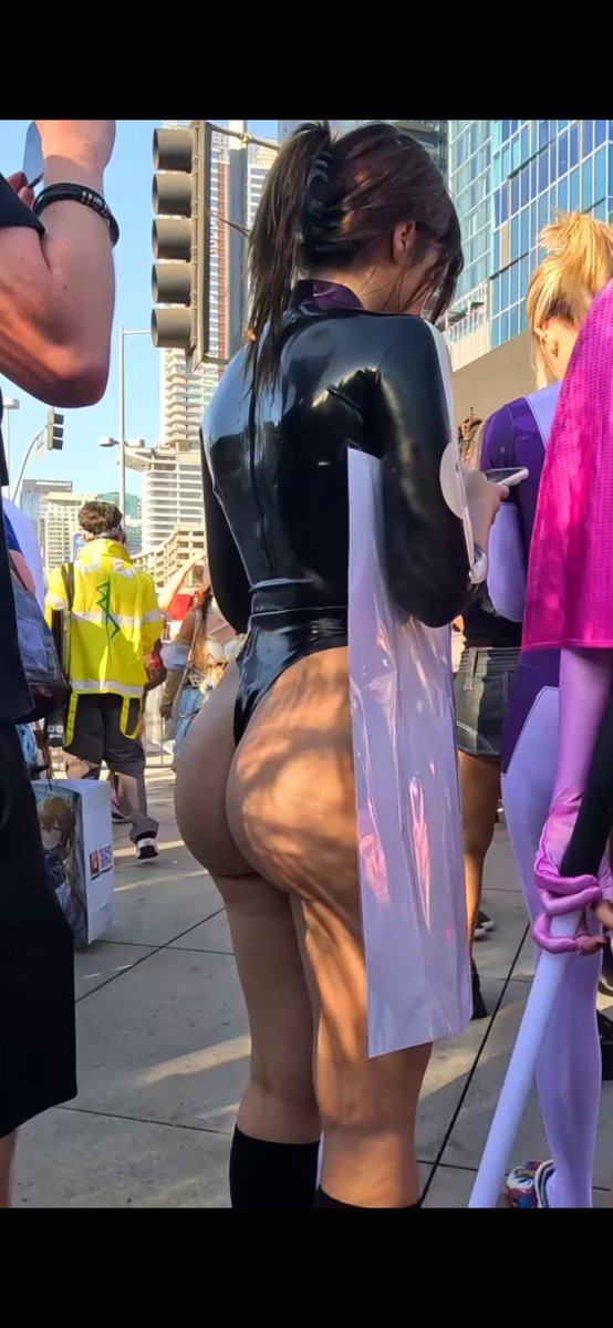 1lxqa's tweet photo. this build is insane knowing its natural juet 🍇meat fr, syanne77 #candid #cosplay #goonfuel #trib #ass https://t.co/L8gQsKhyj7