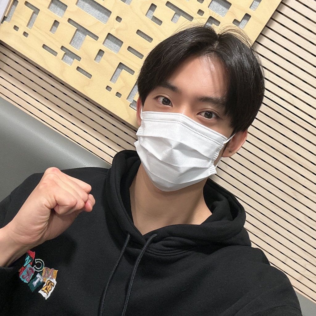 K_magic_810's tweet photo. 月曜ゴンチャン 週初めの挨拶ありがとう✨急に寒くなってきたね 私も삼돌🪨🪨🪨トレーナー準備しとこ^ - ^
💚공카(ペンカぺ)応援中💚
2026,10,05(월) 2,400💕
#B1A4 #BANA #びぽカペ推し押し https://t.co/nIHy5cbvdL