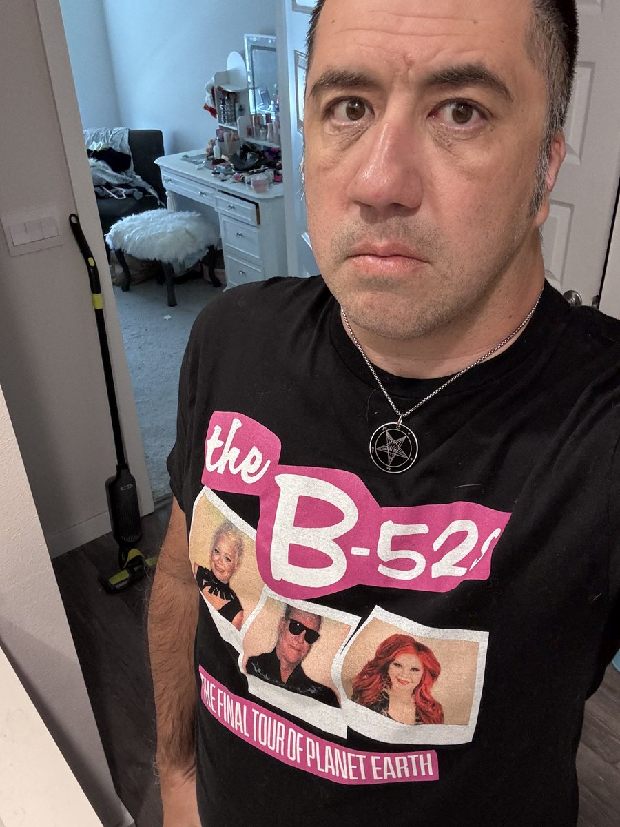 Elektroholic's tweet photo. 2026 under shirt series: part 165.

Sweet. From Night 1 of 2 nights in Las Vegas back in 2022.

Halfway through the work week. https://t.co/1ms8mJTtRv
