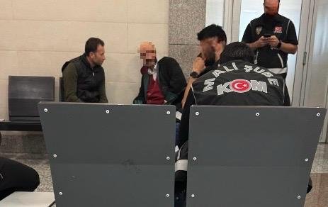 SportsCubuklu's tweet photo. 🤔 BU YAPININ SADECE;

4 5 KİŞİLİK YÖNETİCİ MÜSVEDDESİ, 
2 3 KIÇI KIRIK HAKEMLERDEN OLUŞTUĞUNU DÜŞÜNEN YOK HERHALDE DEĞİL Mİ? https://t.co/7lD1iDd2nq