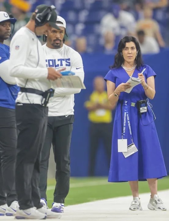 FauxGonzalez_'s tweet photo. BREAKING: We finally got our hands on the notes Carlie Irsay-Gordon has been taking all season https://t.co/j647PVNlQz
