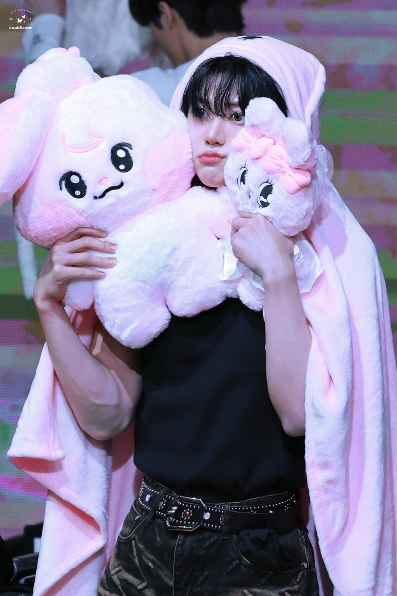 asjaemine's tweet photo. the duality of this man… his muscles really know how to hide 🤧 https://t.co/Ge7yIDVlHN