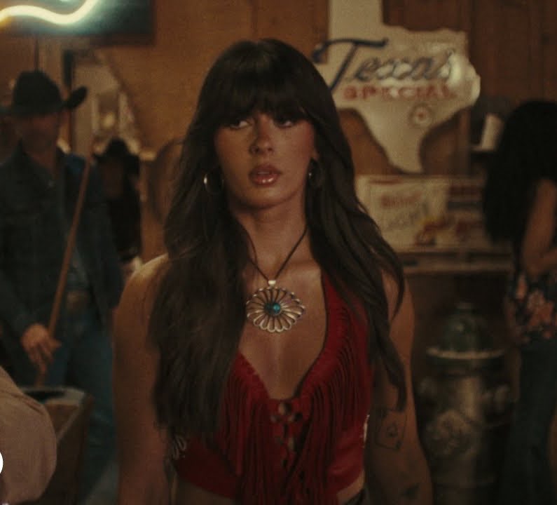 talkofthecharts's tweet photo. Ella Langley’s “Choosin’ Texas” is currently on pace to return to #1 on the Billboard Hot 100 for a record-extending 25th week, per early forecasts. https://t.co/d5xovhePuC