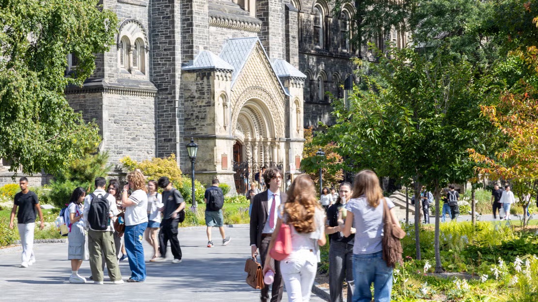 UofT's tweet photo. #UofT transforms PhD education with launch of Presidents’ Impact Scholarship Program ➡️ https://t.co/6mEOzMygea https://t.co/qReIFyYOw6