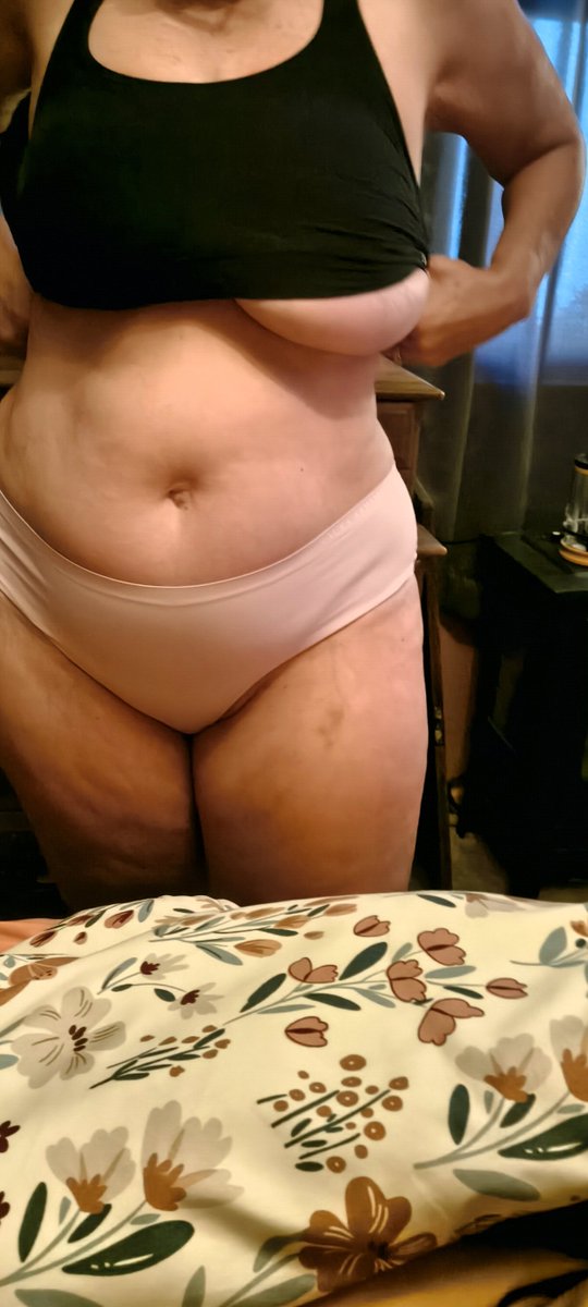 wildwilly3030's tweet photo. I hate when she covers them up https://t.co/OX1viEk9BT