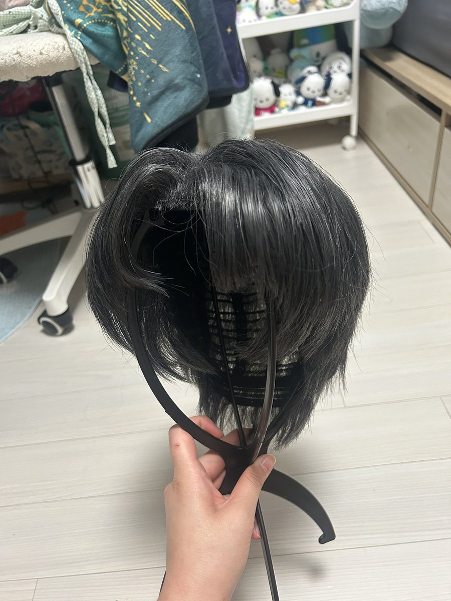 mimsplay's tweet photo. 안녕하세요…. 알티 정말정말감사합니다

혹시 17일 코코페 / 24일 수원서코날에 사용가능한 김솔음 가발 판매해주실분 계실까요? 
세팅이 풀리지 않은 상태의 가발로 구합니다 ㅠ//ㅠ 
헤어헤븐에 5.7정도 주고 맡겼는데 이렇게 듬성듬성하게 숱이 다 쳐진 가발이 왔어요…… 🥺🥺 (타래로) https://t.co/qtJFCRwlly