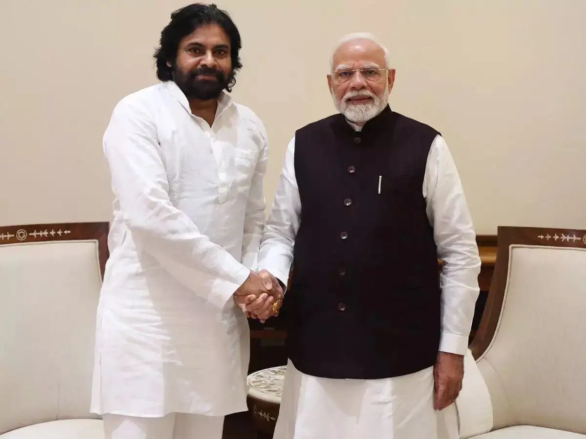 TeluguScribe's tweet photo. మోడీ పేరిట ప్రత్యేక పూజలు చేయాలని ఆదేశించిన పవన్ కళ్యాణ్

గుజరాత్ సీఎంగా తొలిసారి ప్రమాణస్వీకారం చేసి 25 ఏళ్లు పూర్తి కావొస్తున్న నేపథ్యంలో ప్రత్యేక పూజలు చేయాలని ఆదేశం

విజయవాడ ఇంద్రకీలాద్రిపై మోడీ పేరిట ప్రత్యేక పూజలు, ఖడ్గమాల అర్చన నిర్వహించనున్న ఎంపీ లింగమనేని రమేష్ https://t.co/GQQps72Ttk
