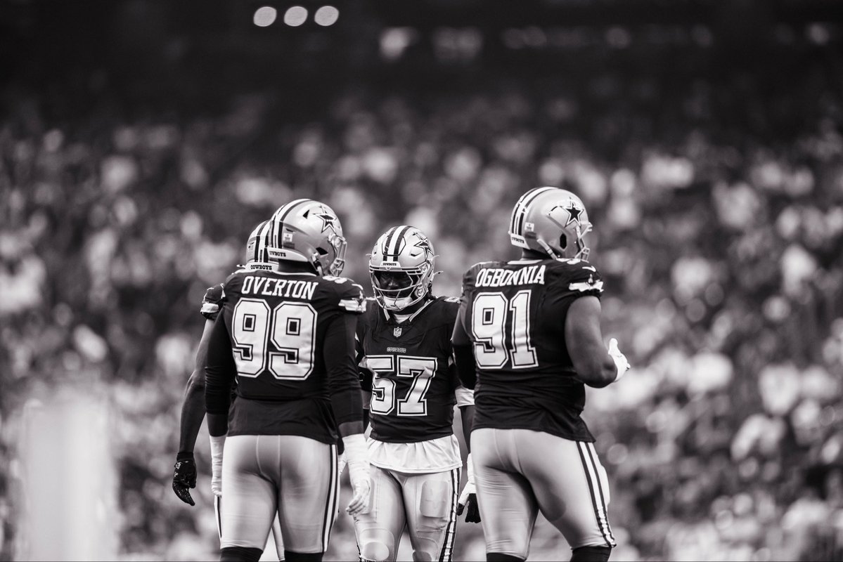 dallascowboys's tweet photo. monochrome monday 🎬 https://t.co/fJcqluT5PB