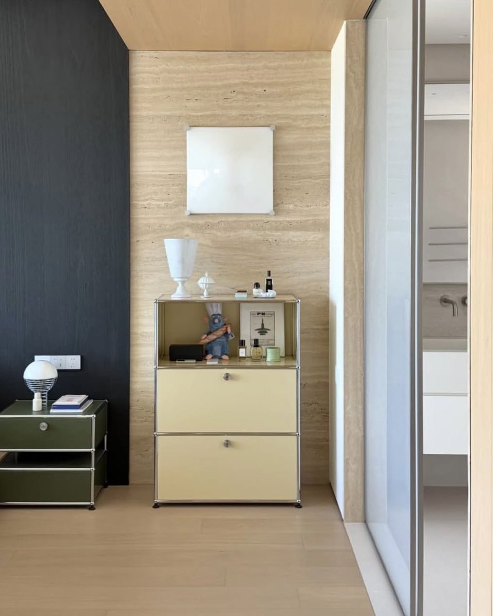 softspacess's tweet photo. Minimal modern home with iconic modular furniture https://t.co/bTXFkipEGv