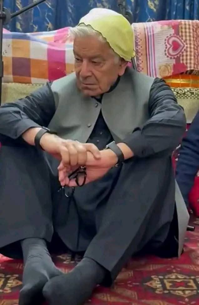 khan3713's tweet photo. @IG_Zahra 🤐🤐🤐🤐🤐 https://t.co/qGwCnPaKT3