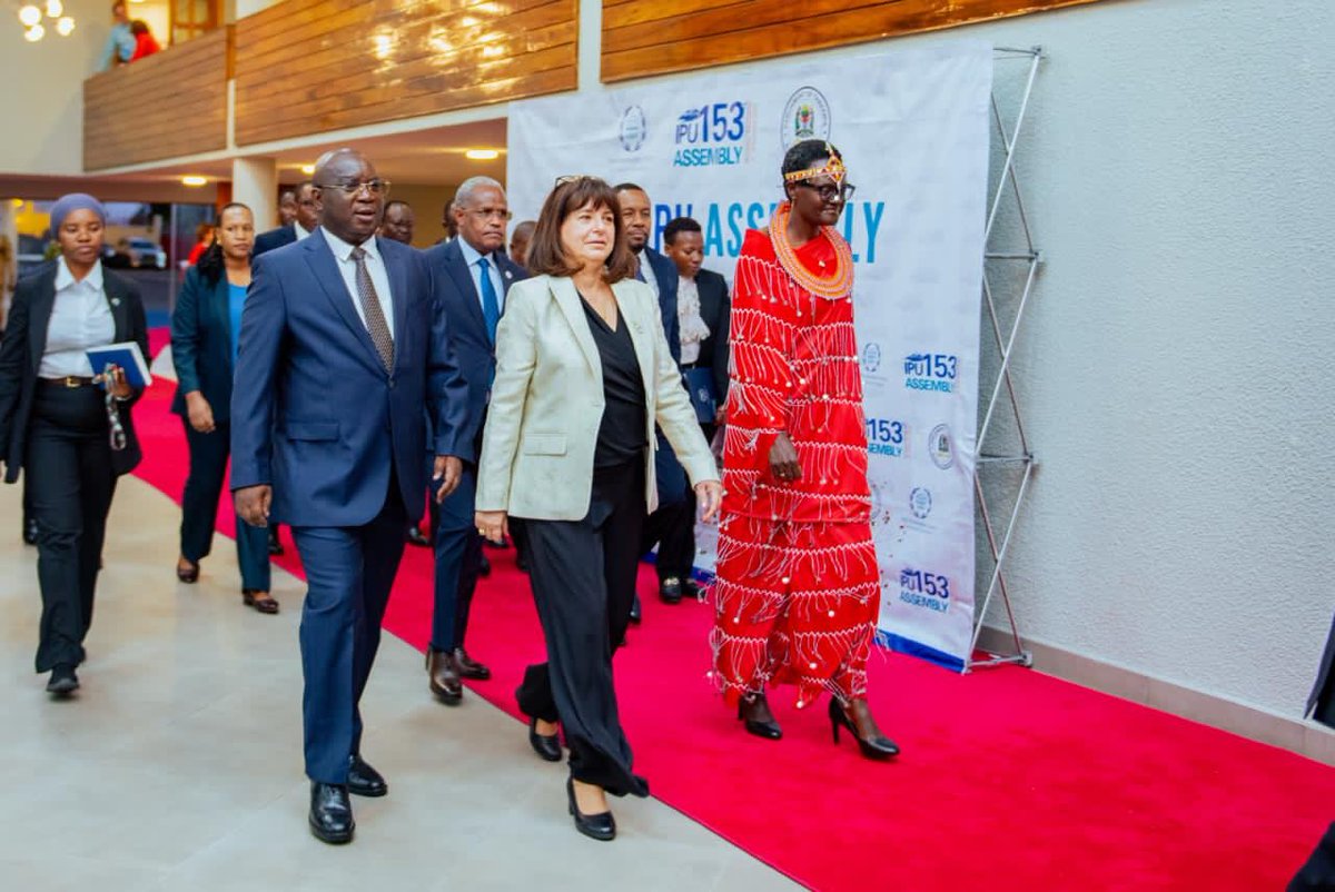 1ngadu1's tweet photo. Mkutano wa #IPU153 Arusha ni zaidi ya mkusanyiko wa wabunge. Ni jukwaa linaloipa Tanzania nafasi ya kuonyesha utamaduni wake wa ukarimu, mazungumzo na ushirikiano—maadili yanayoendelea kuunganisha Afrika na dunia.
Arusha kwa mara nyingine, inakuwa sehemu ya mazungumzo ya kimataifa.