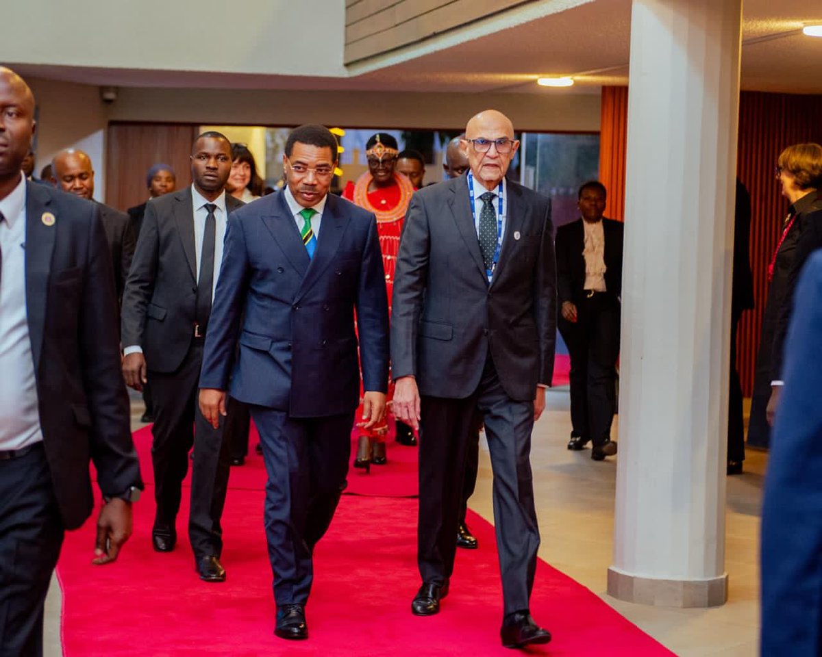 1ngadu1's tweet photo. Mkutano wa #IPU153 Arusha ni zaidi ya mkusanyiko wa wabunge. Ni jukwaa linaloipa Tanzania nafasi ya kuonyesha utamaduni wake wa ukarimu, mazungumzo na ushirikiano—maadili yanayoendelea kuunganisha Afrika na dunia.
Arusha kwa mara nyingine, inakuwa sehemu ya mazungumzo ya kimataifa.
