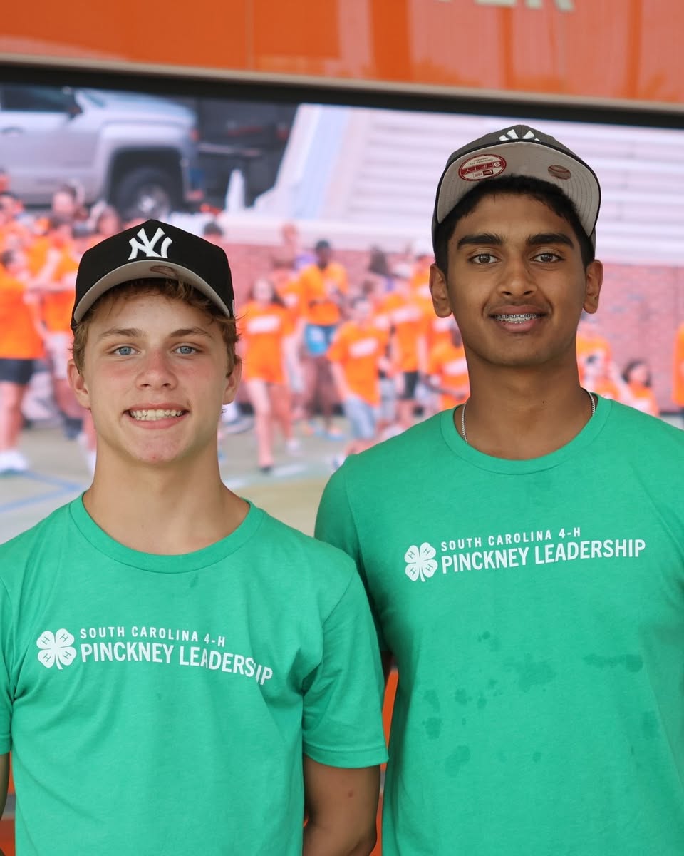 sc4hplp's tweet photo. 💚 We’re going GREEN for #National4HWeek! 🍀 
Pull out your green shirts, hats, and accessories and show your 4-H pride! Let’s celebrate all that makes 4-H special and paint the nation GREEN! 🌿 https://t.co/34uy1QInaw