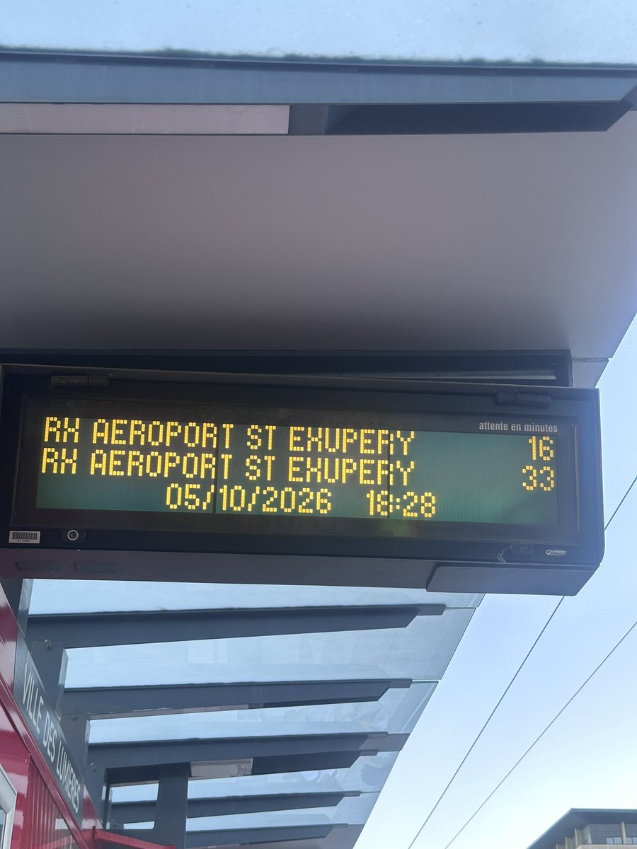 thedolceluca's tweet photo. @Rhonexpress bonjour, ce serait bien svp de revoir l’affichage à la fois sur google mais aussi à quai à la Part Dieu. 
Celui de 18:30 ne passe pas et vos clients se calent en fonction des horaires affichés. https://t.co/o2toAmrVdV