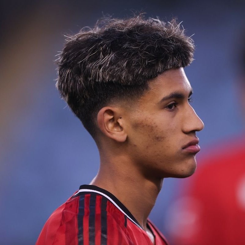 FrankEra_'s tweet photo. 🚨😮 - NEW:

JJ Gabriel and his family requested that he play at least 20 minutes against Sabah in the Champions League, Brighton in the FA Cup, and in the upcoming PL fixture against Bournemouth, all before wanting to open negotiations regarding his scholarship contract.

[@DanyalHKhan]