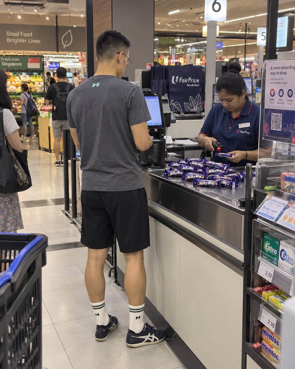 ImmutableCynic's tweet photo. I saw Jeff at a grocery store in Singapore yesterday. I told him how cool it was to meet him in person, but I didn’t want to be a douche and bother him or ask him for photos or anything.

He said, “Oh, like you’re doing now?”

I was taken aback, and all I could say was “Huh?” but he kept cutting me off and going “huh? huh? huh?” and closing his hand shut in front of my face.

I walked away and continued shopping, and I heard him chuckle as I left.

When I got up to the checkout, I saw him trying to walk out of the store with like fifteen Milky Ways in his hands without paying.

The girl at the counter was very nice about it and professional and was like, “Sir, you need to pay for those first.”

At first he kept pretending to be tired and not hear her, but eventually he turned around and brought them to the counter.

When she took one of the bars and started scanning it multiple times, he stopped her and told her she had to scan each one individually “to prevent any electrical infetterence,” then turned around and winked at me. I don’t even think that’s a word.

After she scanned each bar separately and started to tell him the total, he kept interrupting her by yawning really loudly. Then when she asked if he wanted a bag, he just looked at her and said, “Hyperliquid.”