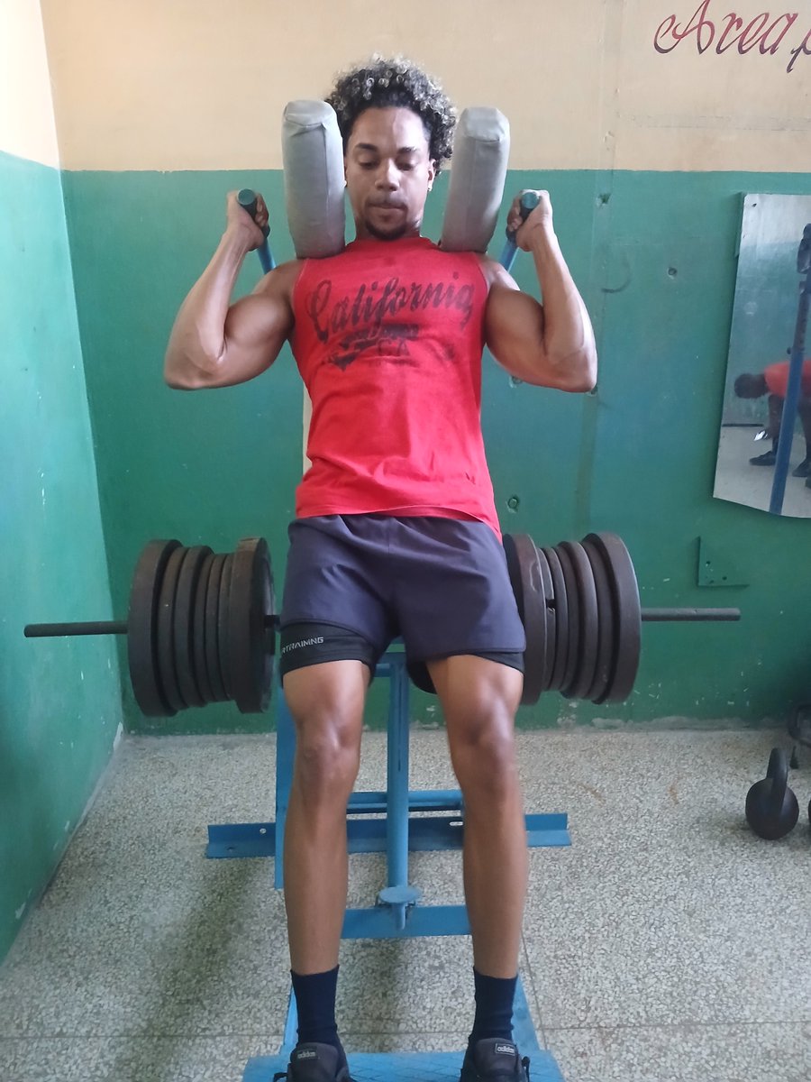 GimnasioGtmo's tweet photo. Seguimos por más el gimnasio de cultura física no se detiene brindamos servicio a todas la población ven ponte en forma visítenos serán bien atendido. #100AñosConFídel #CubaEstáFirme #LaPatríaSeDefiende. https://t.co/nYuh6SGp9z
