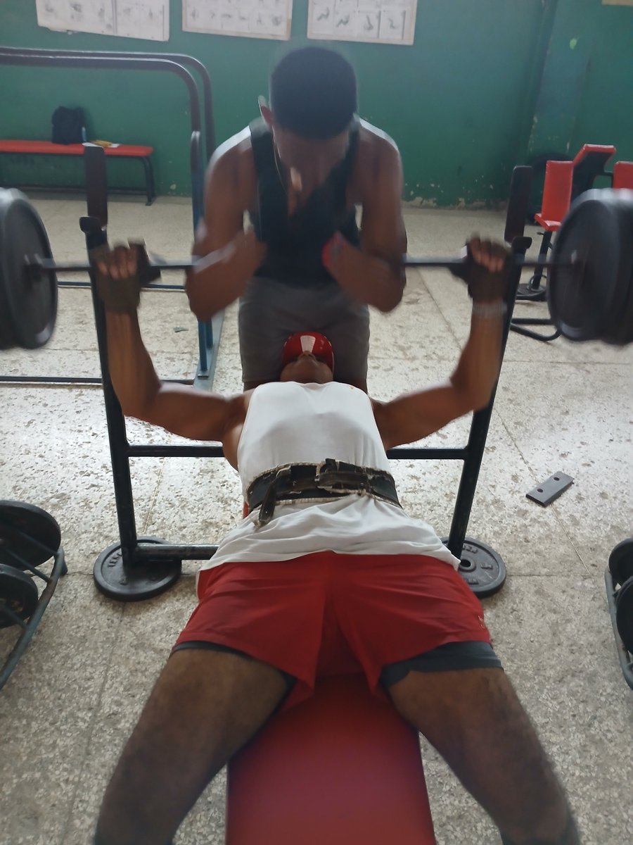 GimnasioGtmo's tweet photo. Seguimos por más el gimnasio de cultura física no se detiene brindamos servicio a todas la población ven ponte en forma visítenos serán bien atendido. #100AñosConFídel #CubaEstáFirme #LaPatríaSeDefiende. https://t.co/nYuh6SGp9z