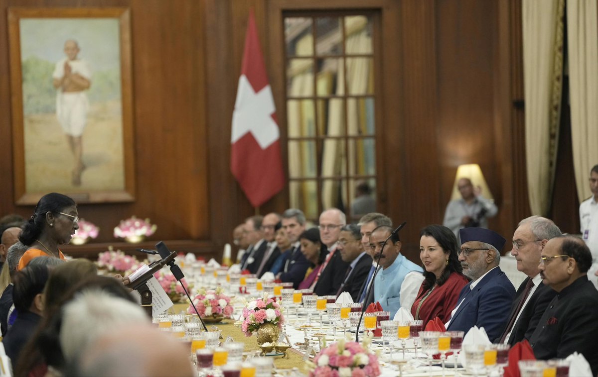 CPR_VP's tweet photo. Glad to attend the banquet hosted by our Hon’ble President Smt. Droupadi Murmu Ji in honour of the President of the Swiss Confederation, H.E. Mr. Guy Parmelin at Rashtrapati Bhavan today. https://t.co/wch1PrE16P
