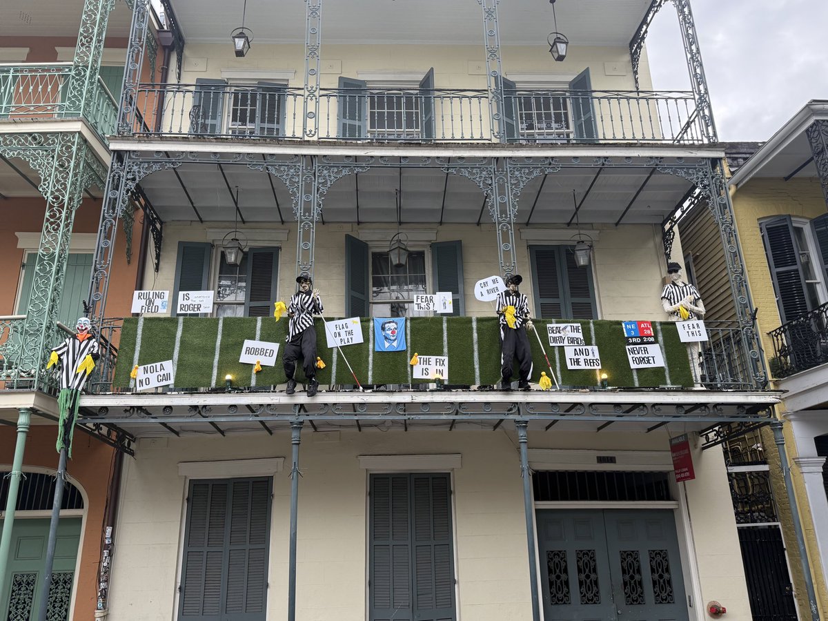 JeffDuncan_'s tweet photo. New Orleans appears ready for tonight. Spotted in the French Quarter.

(h/t @thecajunboy) https://t.co/eI64FpmF4V