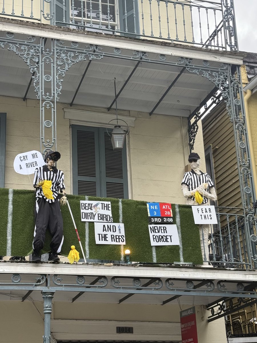 JeffDuncan_'s tweet photo. New Orleans appears ready for tonight. Spotted in the French Quarter.

(h/t @thecajunboy) https://t.co/eI64FpmF4V