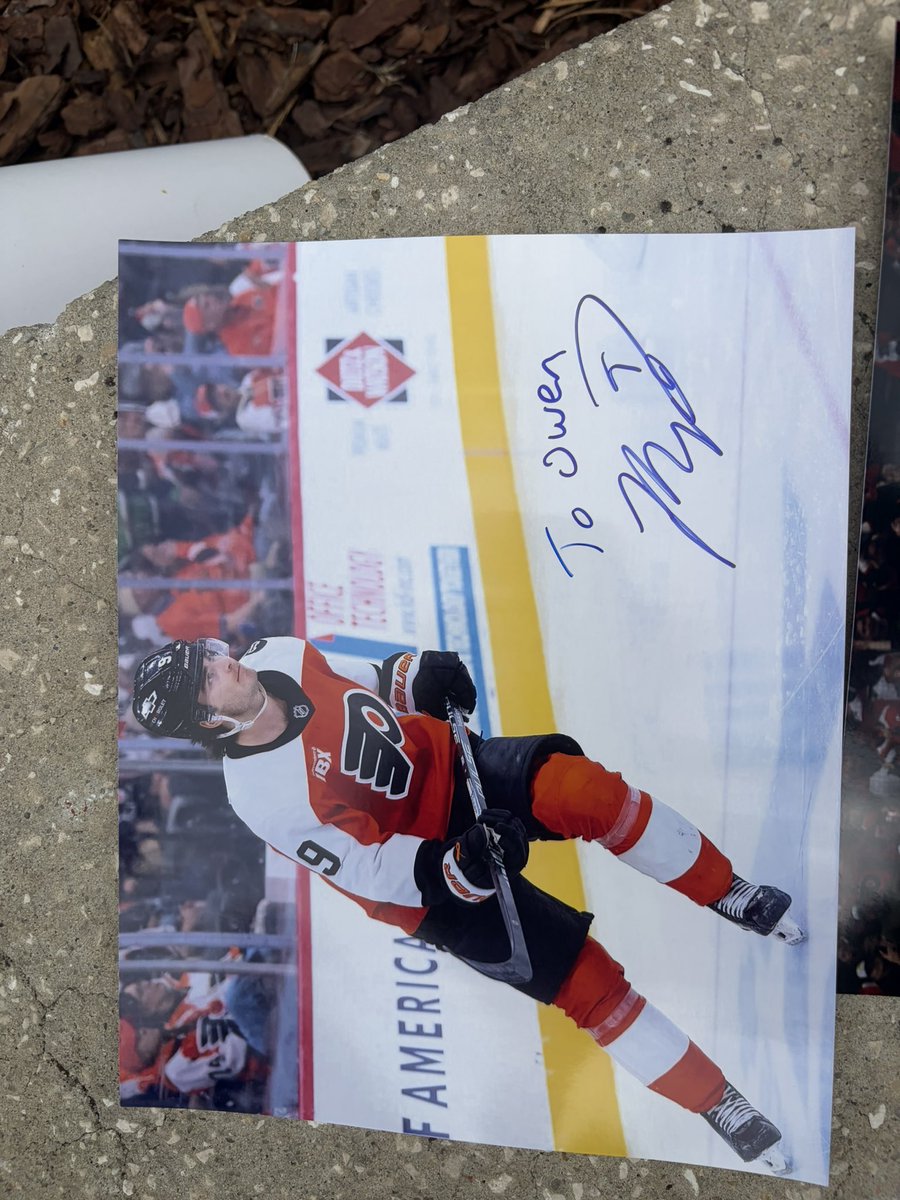20SavedMyLife's tweet photo. Love you flyers https://t.co/yVOcbVyGu8