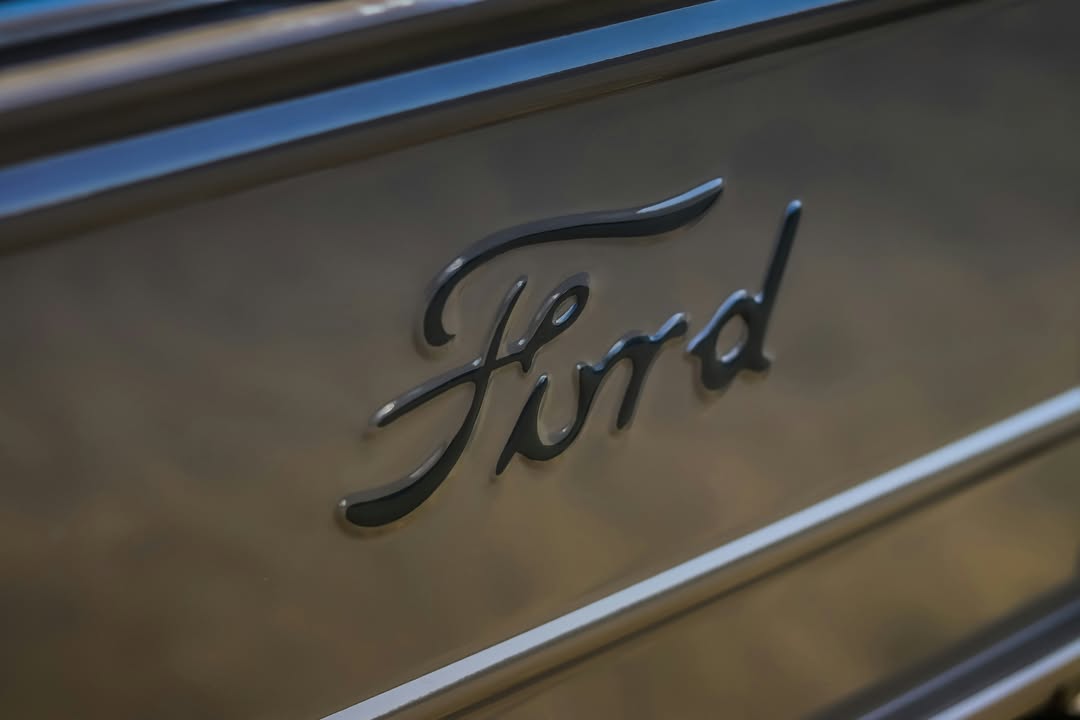 OptiCarAI's tweet photo. Ford Bets Big On The Fathom EV While EV Sales Drop Off A Cliff (Read more: opticar.​ai/blog/ford-bets-big-on-the-fathom-ev-while-ev-sales-drop-off-a-cliff ) #OptiCar #opticarreports #ford #ElectricVehicle #AffordableCars #pickuptruck https://t.co/Q8d69Uiu0V