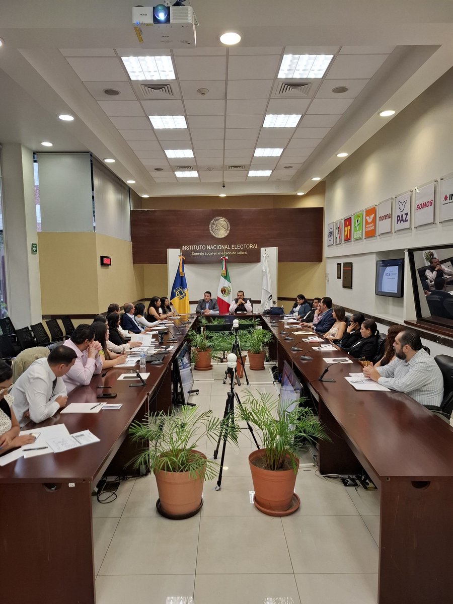 INEJALISCO's tweet photo. El INE en Jalisco lleva a cabo el curso "Socialización de la Estrategia de Capacitación y Asistencia Electoral" con las y los titulares de la Vocalía de Capacitación Electoral y Educación Cívica de la entidad. https://t.co/9P3SoemW0I