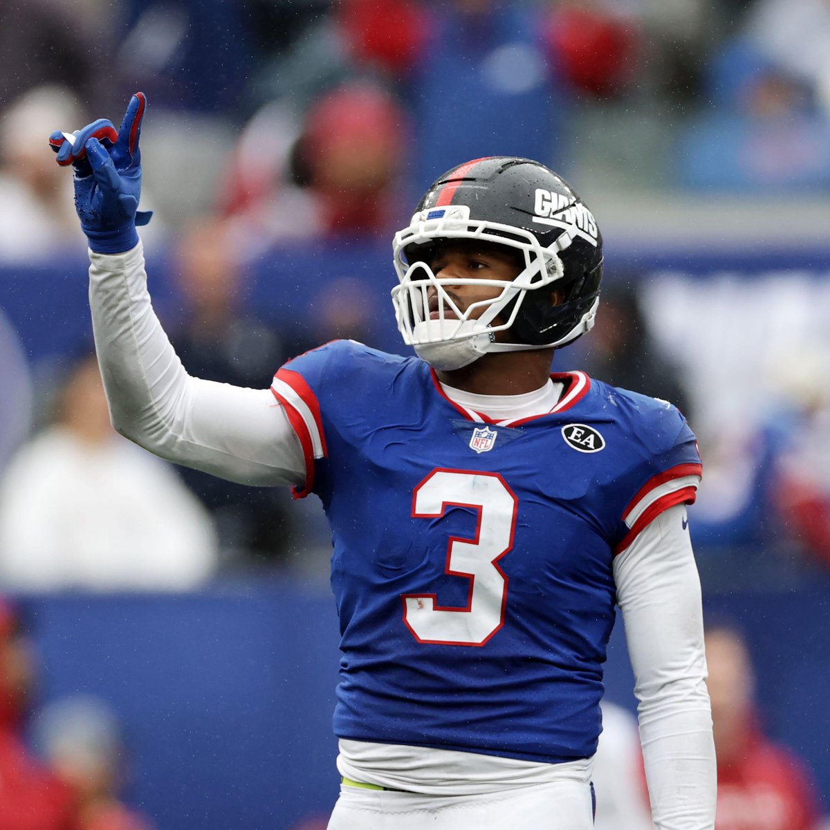 PFF's tweet photo. Highest pass rush grade in Week 4

Abdul Carter             90.1
Dallas Turner            89.9
Gabe Jacas                89.1
Aidan Hutchinson  87.9
Dexter Lawrence     86.7 https://t.co/xRoMv2JBSs