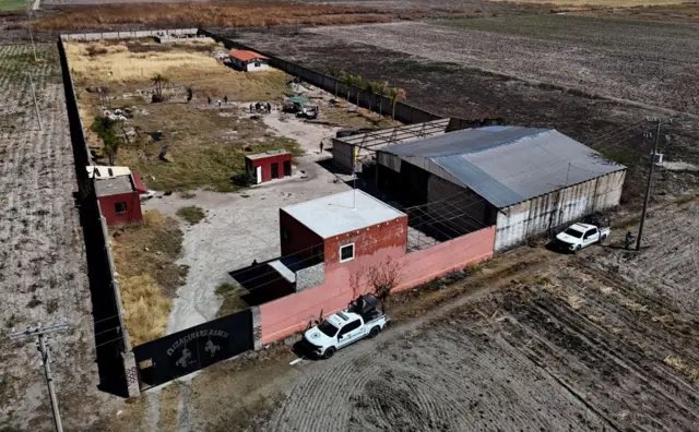 brauliohn's tweet photo. Hay de Academias a “academias” unas tienen el respaldo de los que más le saben a la seguridad, la otra es el Rancho Izaguirre. 

¿Cuál prefieren? https://t.co/bvao4t4Ywi