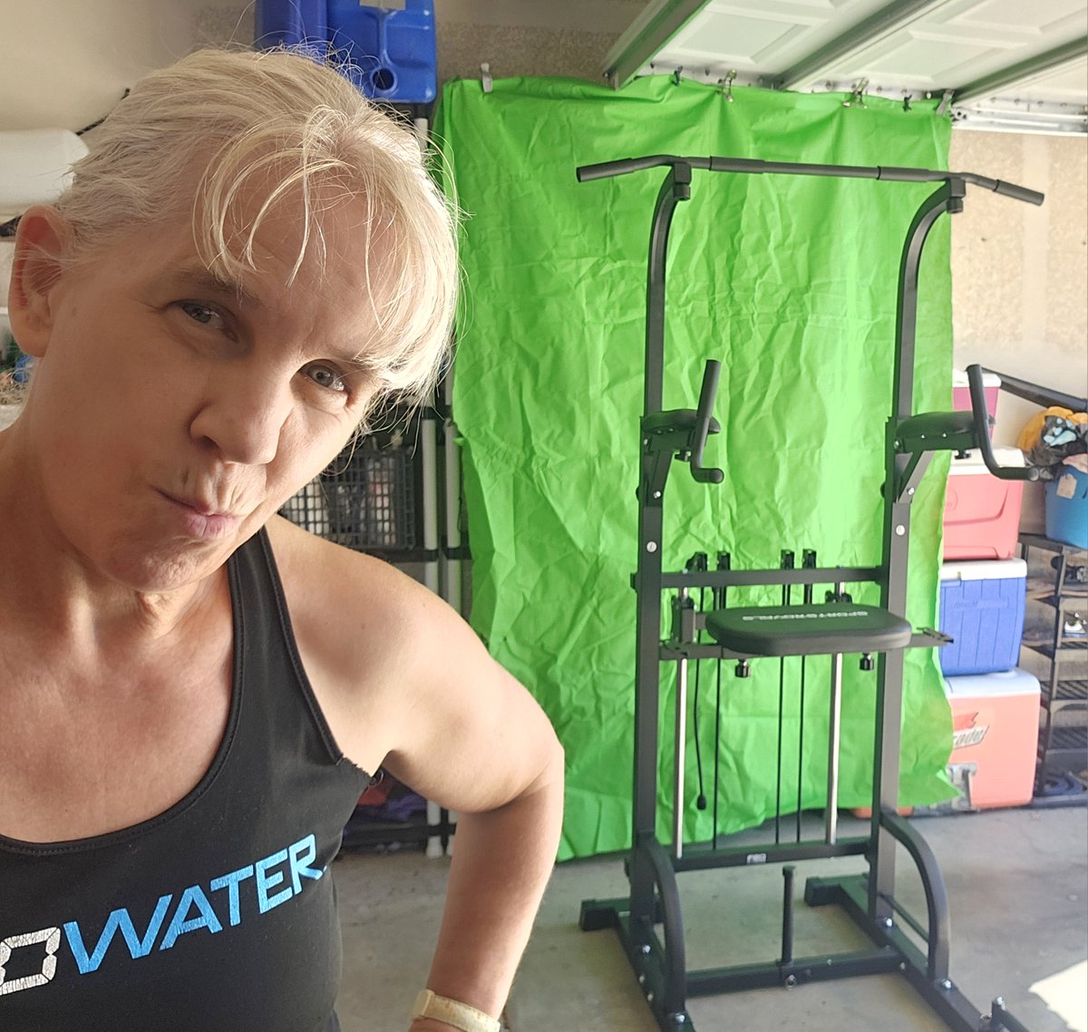 momknowsbest15's tweet photo. Working on my goal to do more pull-ups. This Assisted Power Tower Pull-Up Machine is the perfect home gym machine for building strong muscles. Check out my review ~ https://t.co/Qlbrj3ossa
#pullups #homegym #powertower #fedfitness #assistedpullups #strengthtraining https://t.co/NpOoZBHy8b