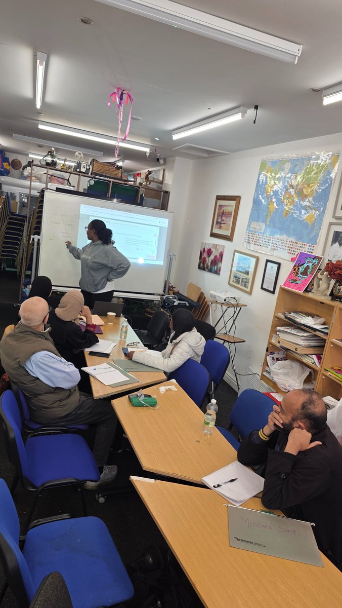 CAS_rochdale's tweet photo. Building safer digital citizens, one session at a time 💻
Today’s ICT session at CAS focused on helping our learners recognise online scams, spot red flags and stay safer from fraudsters and misleading information online.
#casrochdale #ictworkshop
#digitalsafety https://t.co/ljcwi1Fdck