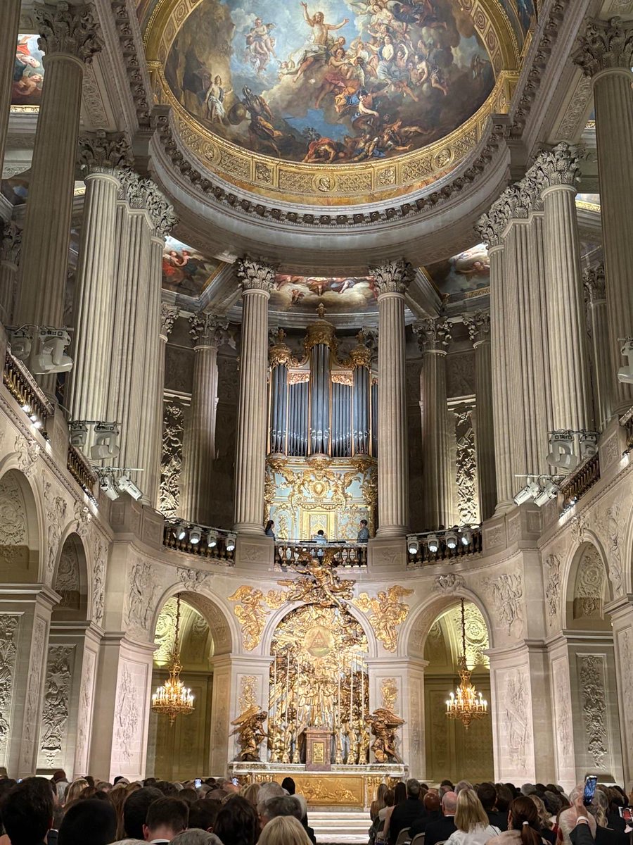 COLalexandre1's tweet photo. La France somptueusement classique.9ième dîner de l’ADOR ce week end à Versailles. 
Un des plus beaux dîners de Paris. 
Une association à soutenir : l’ADOR. https://t.co/gKZpe5Lvlw
