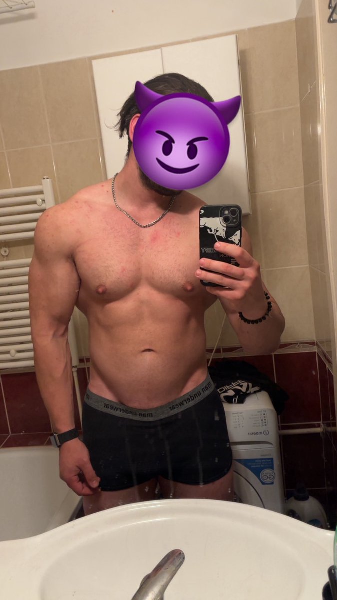 DrewVane02's tweet photo. Your dinner is ready🤭

Elkészült a vacsorád😈 https://t.co/FN0SnGyOWq