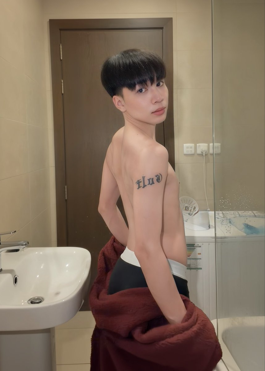 OraleeBaradpx's tweet photo. ♥️♥️ladyboy♥️♥️

#ladyboy_jeddah 
#ladyboy_both_in_jeddah
#jeddah_ladyboy https://t.co/tkURdNjLwF