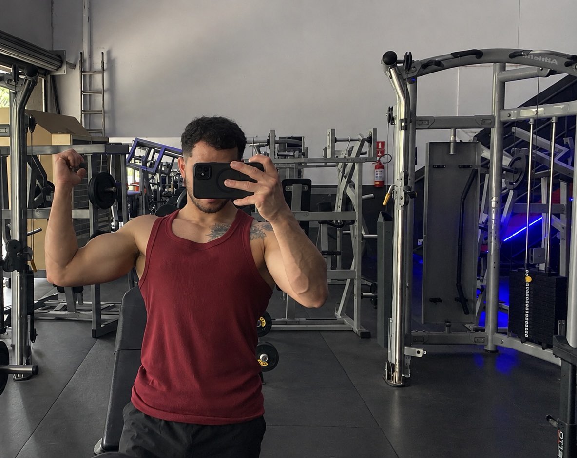 nox_taurus's tweet photo. “Sem pressa, sem pausa. 🏋️‍♂️�

 #Shape, #Fitness  #GymLife https://t.co/b3P1W0rlBw