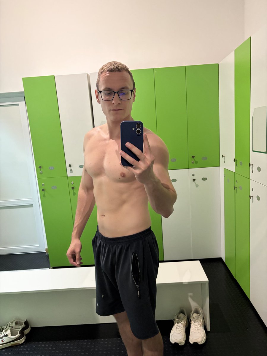 serg18954's tweet photo. Місяць як відновлююсь 🤭 https://t.co/gL30Io0u08