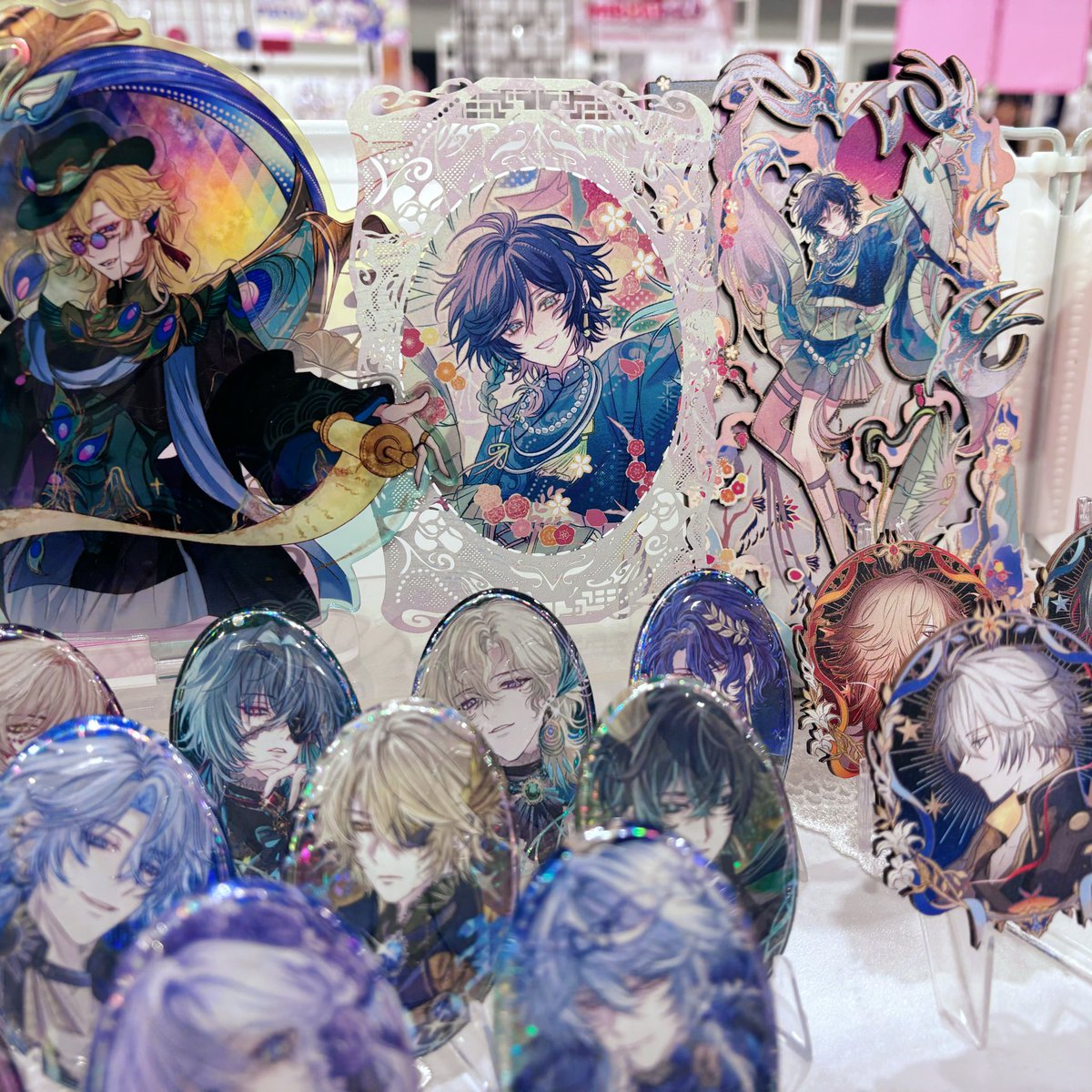 AmelCola_'s tweet photo. Our booth pictures in Color Fiesta 17 (Vietnam) https://t.co/8JRqBLaVIV