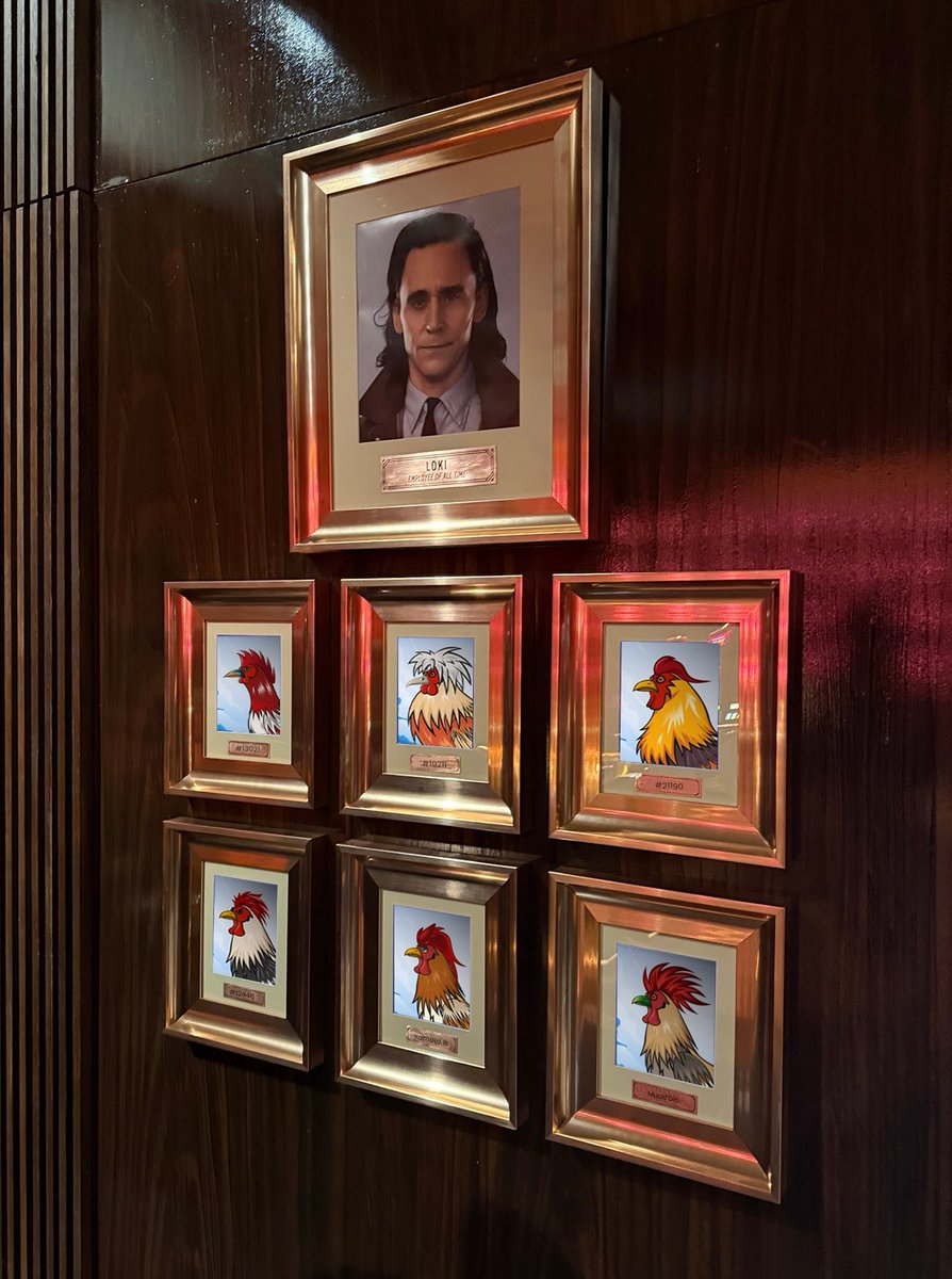 Ronin_Network's tweet photo. Somewhere in the multiverse, chickens run the TVA 👀 https://t.co/mchDVF3taw